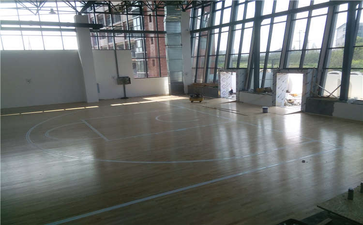楓樺木體育館木地板廠家去哪找？
