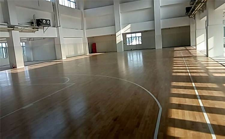 柞木籃球館木地板怎么維修？