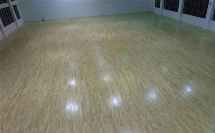 24厚楓木籃球木地板日常保養(yǎng)需要注意哪些方面？