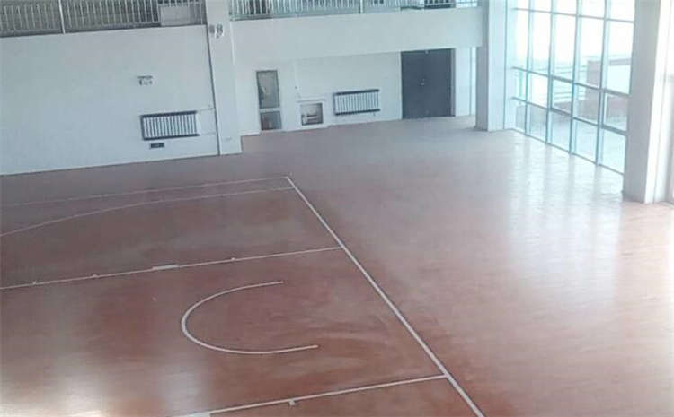 楓樺木籃球館木地板怎么維修？